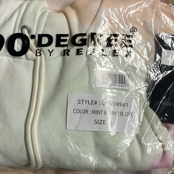 90 Degree Sweatsuit Set - Picture 9 of 11